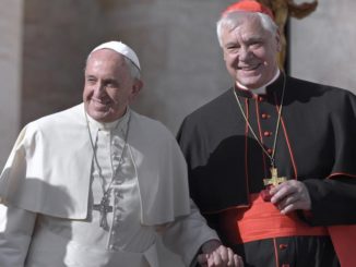 Papst Franziskus mit Kardinal Gerhard Müller