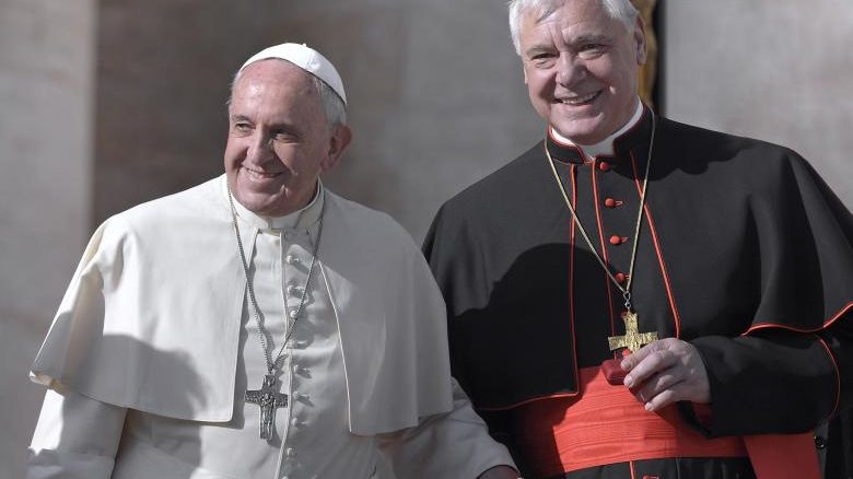 Papst Franziskus mit Kardinal Gerhard Müller