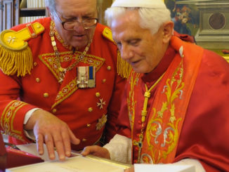 Papst Benedikt XVI. mit Großmeister Fra Matthew Festing