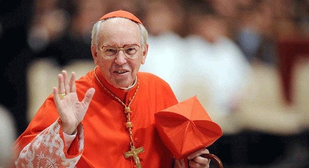 Kardinal Giovanni Battista Re ist zum ranghöchsten Kardinal der katholischen Kirche nach dem Diakon (Vorsitzender des Kardinalskollegiums) aufgestiegen.
