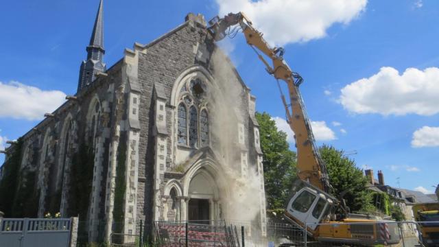 Abbruch der St. Martins-Kirche von Sablé-sur-Sarthe