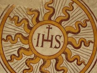 Der heiligste Namen Jesu. Neues Buch des Theologen und Juristen Markus Büning befaßt sich mit seinem Geheimnis und seiner Verehrung. Christogramm in der Sonne wies es vom heiligen Bernhard von Siena (1380-1444) entworfen wurde.
