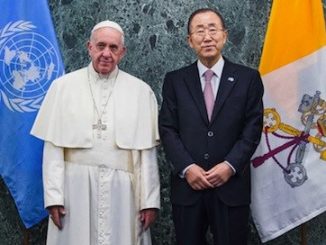 Papst Franziskus mit UNO-Generalsekretär Ban Ki Moon. Ettore Gotti Tedeschi: Der neue "Heilige Stuhl", die UNO, will die Kontrolle über den wirklichen Heiligen Stuhl übernehmen
