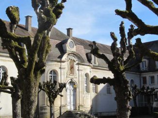 Eingangsbereich zum Ancien Hopital de Semur, in dem das Seniorenwohnheim mit geistlicher Betreuung der Petrusbruderschaft entstehen wird.