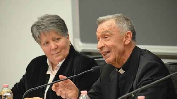 Kurienerzbischof Luis Ladaria Ferrer SJ bei seinem ersten öffentlichen Auftritt als Glaubenspräfekt, mehr als fünf Monate nach seiner Ernennung.
