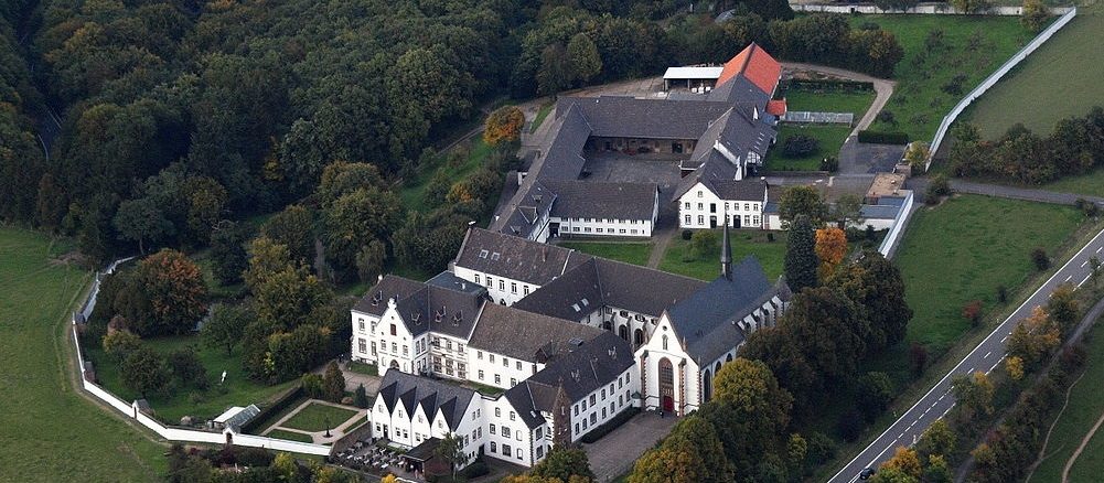 Abtei Mariawald : Die römische Ordenskongregation, notorisch traditionsfeindlich, macht dem altrituellen Trappistenkloster in der Eifel den Garaus.