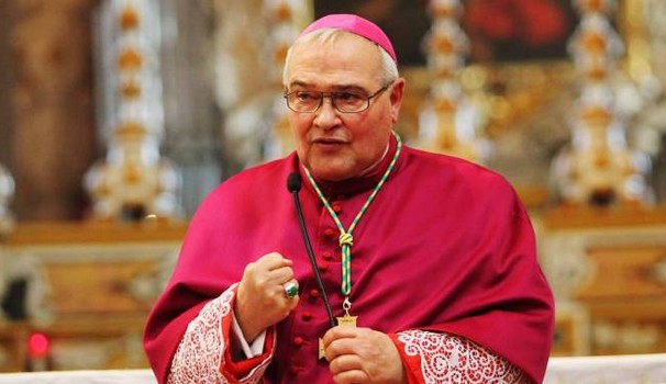 Erzbischof Negri, ein bestimmter Teil der Kirche will sich für ein Pöstchen mit dem „Säkularismus“ arrangieren.