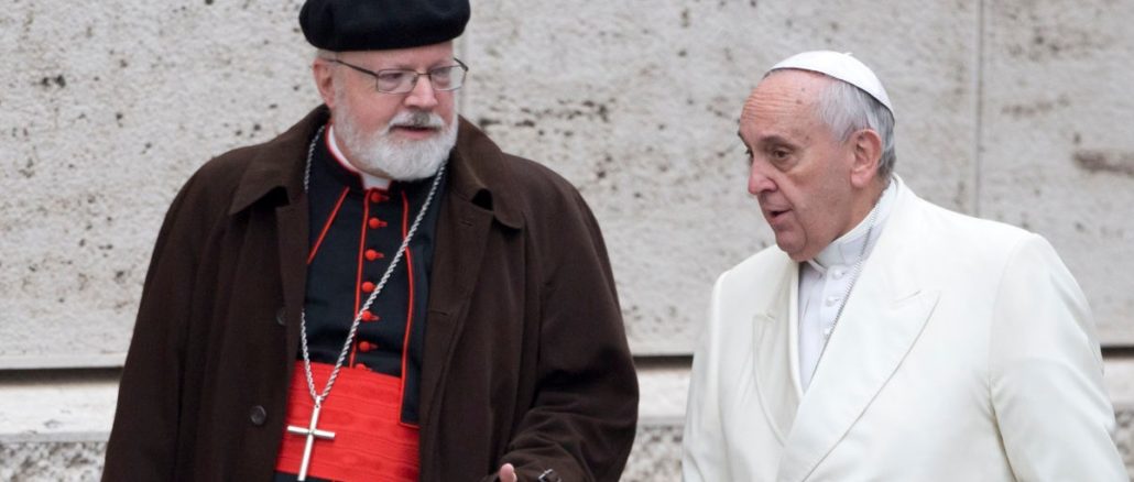 Kardinal O'Malley in einem ruhigeren Moment mit Papst Franziskus. Am Samstag übte der US-Kardinal ungewöhnlich deutliche Kritik am Kirchenoberhaupt, und das mit einem Mainstream-Thema.