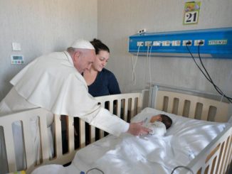 Papst Franziskus: Besuch im päpstlichen Kinderkrankenhaus Bambino Gesù.