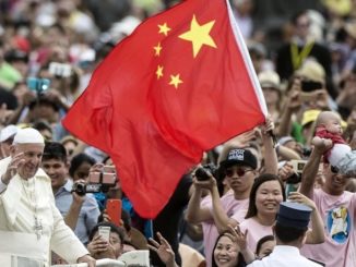 Skepsis gegenüber Abkommen mit dem kommunistischen China dürfe nicht als Gegnerschaft zu Papst Franziskus verstanden werden, so der Chefredakteur von AsiaNews.
