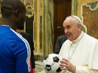 Fußball-WM 2018: Grußbotschaft von Papst Franziskus. Wozu der Papst Stellung nimmt und wozu nicht.