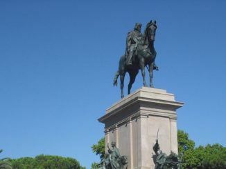 Garibaldi-Denkmal auf dem Gianicolo in Rom. Der Hochgradfreimaurer war Großmeister des Großorient von Italien. Der Blick Garibaldis ist auf den Petersdom gerichtet, um zu signalisieren, wer neuer Herr in Rom ist.