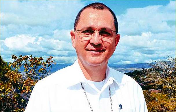 Msgr. Juan Jose Pineda wurde als Weihbischof von Tegucigalpa emeritiert. Genügt dies, um Kardinal Maradiaga zu retten?