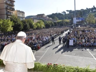 Papst Franziskus: „Die ganze Messe hat 40 Minuten, aber die Predigt nicht mehr als acht Minuten zu dauern“.