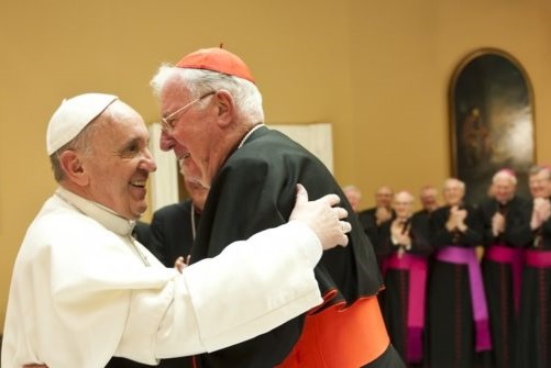 Papst Franziskus mit Kardinal Murphy-O'Connor. Stoppte Franziskus Ermittlungen der Glaubenskongregation in einem Mißbrauchsfalls gegen seinen Freund.
