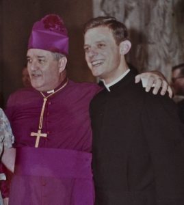 Wright als Bischof von Pittsburgh mit seinem Sekretär Wuerl