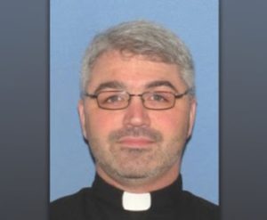 Der Priester Foxhoven: sexuelles Verhältnis mit 17-Jähriger gestanden.