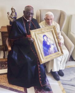 Kardinal Sarah besuchte vor zwei Tagen Benedikt XVI. im Kloster Mater Ecclesiae.