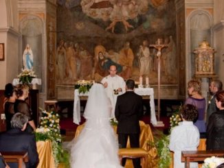 Die kirchlichen Ehen brechen ein, dabei sind sie der sicherste Garant für Geburten. Die Familiensynoden bleiben fruchtlos, weil Papst Franziskus auf die falschen Themen setzte.