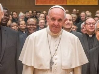 Papst Franziskus mit dem 2016 neugewählten Jesuitengeneral Sosa (links)