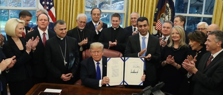 US-Präsident Trump erkannte die Verfolgung der Christen in Syrien und im Irak als Völkermord an und erließ ein Gesetz zu ihrem Schutz.