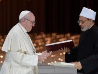 Besiegelte Papst Franziskus mit seiner Unterschrift unter das Dokument von Abu Dhabi die „Häresie der Häresien“?