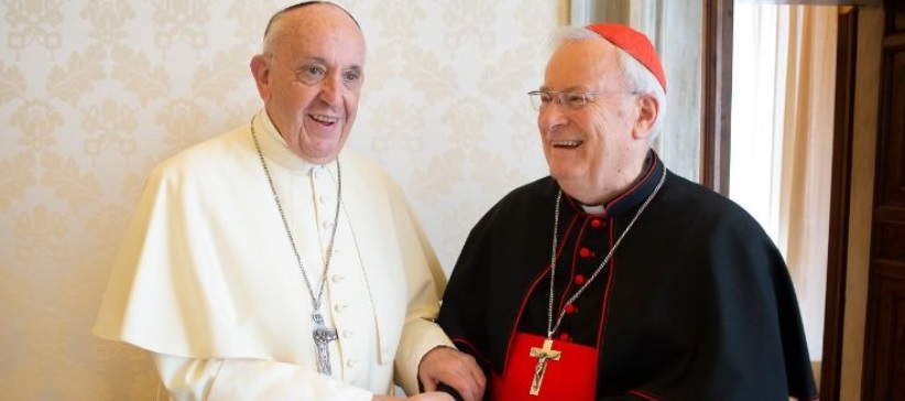 Papst Franziskus mit Kardinal Bassetti, den er zum Vorsitzenden der Italienischen Bischofskonferenz machte, der aber nun aus dem engsten päpstlichen Umfeld angegriffen wird.