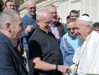 Papst Franziskus mit Homo-Gruppe des Erzbistums Westminster.