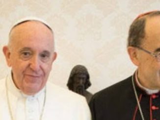 Papst Franziskus mit Kardinal Barbarin