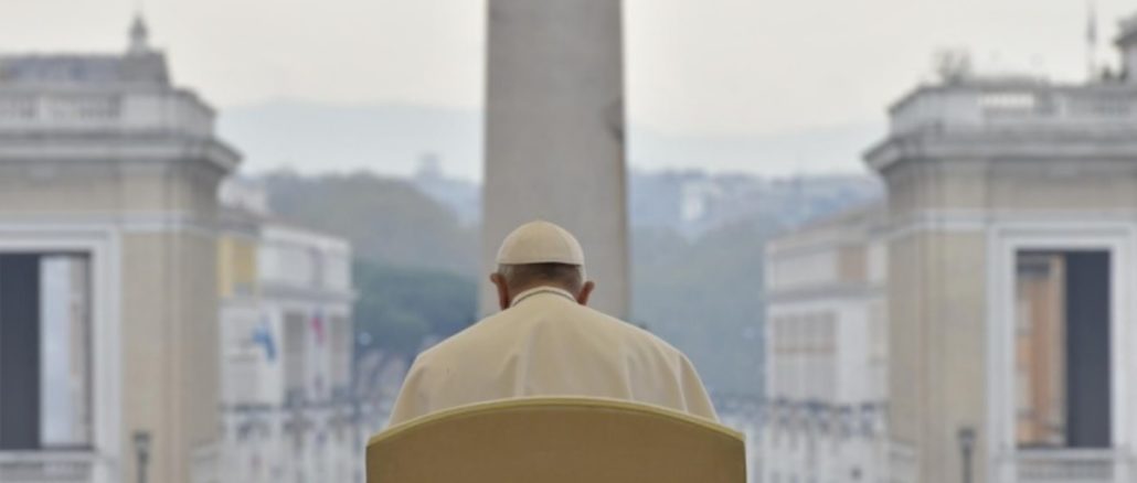 Die katholische Kirche wird immer mehr mit dem Papst und seinem Image identifiziert.