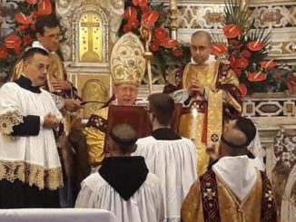 Bischof Oliveri weihte am vergangenen Samstag zwei Benediktinermönche der strengen Observanz.