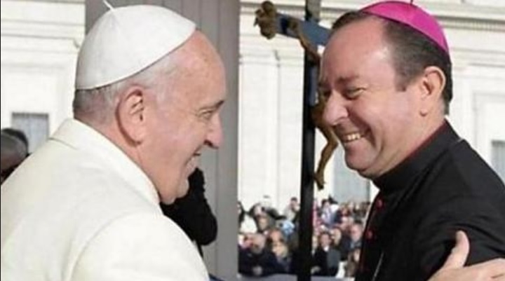 Bischof Zanchetta mit Papst Franziskus