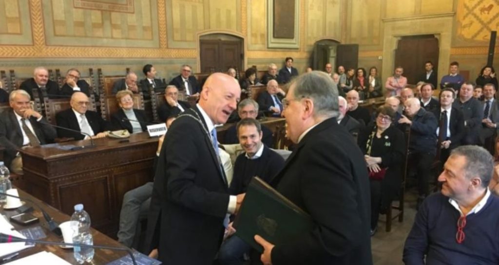 Großmeister Bisi (links) und Erzbischof Fontana bei der Freimaurertagung 2019.