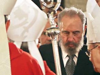 Kardinal Jaime Ortega von Havanna mit Staats- und Parteiführer Fidel Castro.