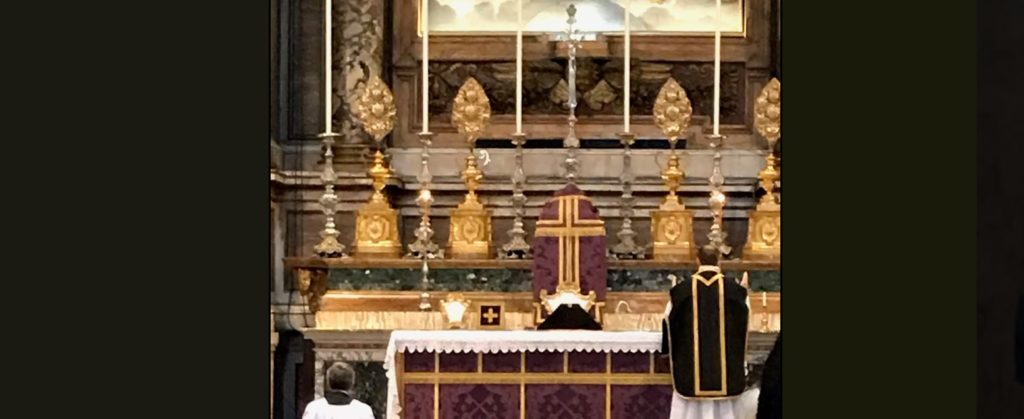 Requiem für den getöteten Carabiniere, gestern in der Kirche der Petrusbruderschaft in Rom.