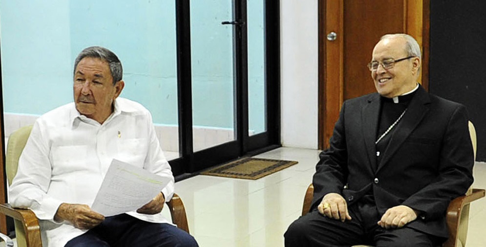 Raul Castro mit Kardinal Ortega