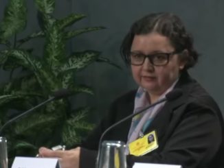 Marcia Maria de Oliveira, Expertin für Kulturen des Amazonas, bestätigt Kindstötungen und Euthanasie durch Amazonas-Indios.