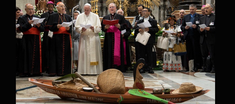 Heidnische Götzen im Petersdom, in der Synodenaula, als Symbol der Amazonassynode?