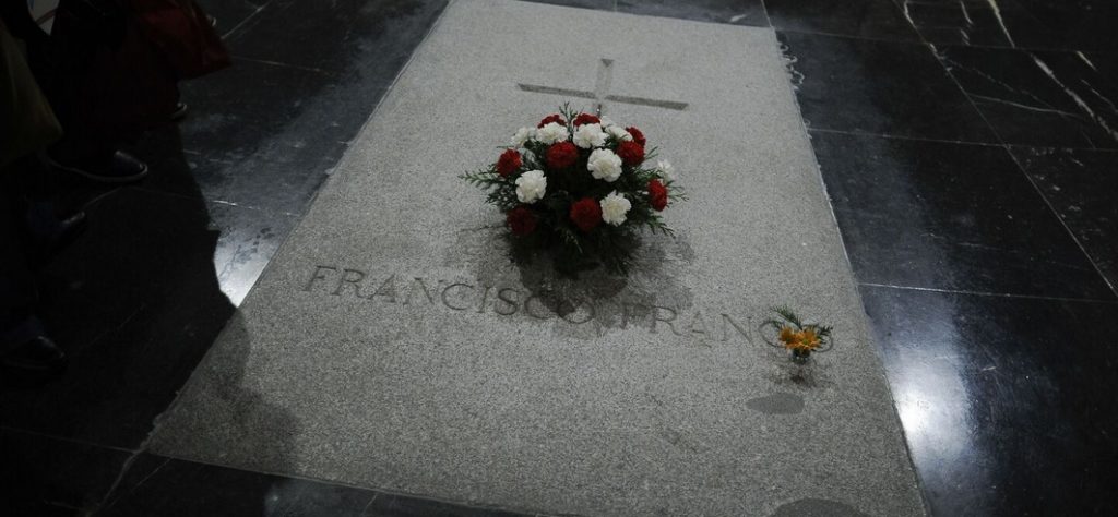 Das Grab von Francisco Franco in der Valle de los Caídos. Am 24. Oktober 2019 wurde es beseitigt.