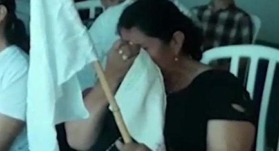 Edelios Mutter 2014 bei einer Gebetsvigil für ihren Sohn