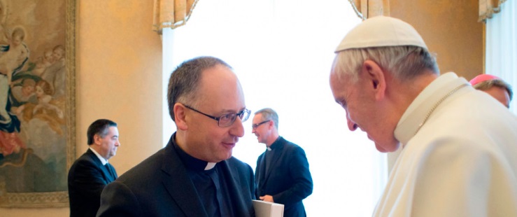 Laut P. Antonio Spadaro wird Franziskus von Katholiken kritisiert, weil er „mit allen“ den Dialog sucht.
