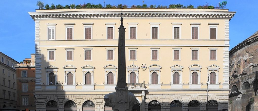 Der Sitz der Päpstlichen Diplomatenakademie in unmittelbarer Nähe des Pantheons.