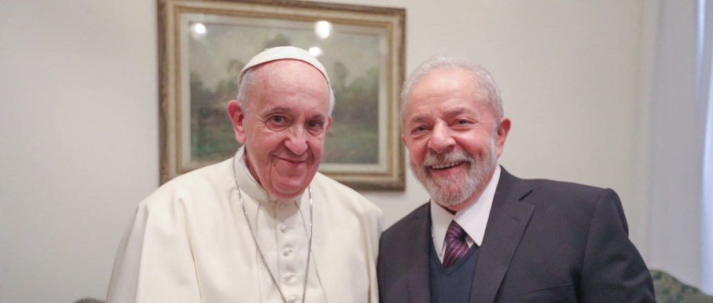 Lula da Silva und Papst Franziskus sehen sich nach Lulas Gefängnisaufenthalt erstmals wieder.