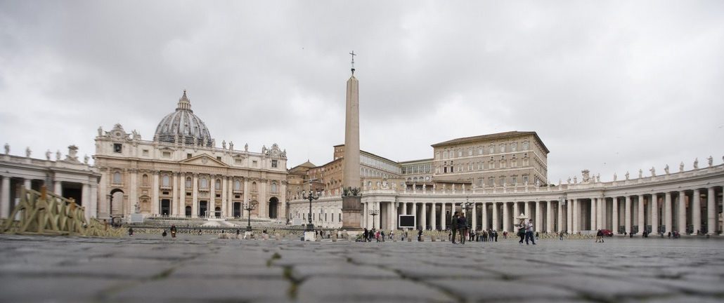 Coronavirus: Bischofskonferenz ordnet an, daß 25 Tage lang in Italien keine öffentliche Messe zelebriert werden soll.