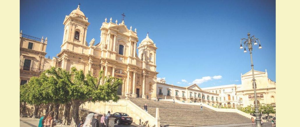 Die Kathedrale von Noto auf Sizilien, eine beliebte Hochzeitskirche