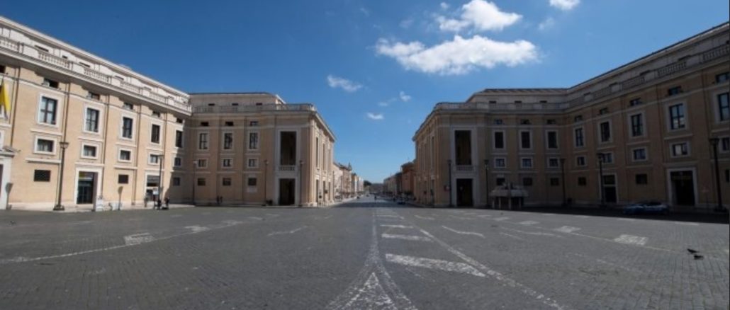 Leere Straßen und Plätze in Rom: die Via della Conciliazione.
