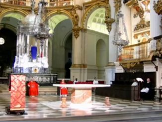 Coronawahn: Polizei unterbrach Karfreitagsliturgie in der Kathedrale von Granada – weil sich 20 Glubige in der großen Kirche aufhielten.