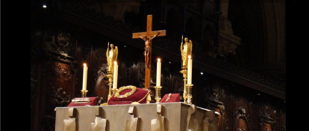 Die Dornenkrone Jesu Christi wird am Karfreitag für eine Stunde in Direktübertragung aus der zerstörten Kathedrale Notre-Dame de Paris übertragen.