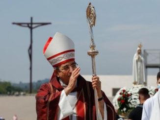 Kardinal Marto bei seinem ersten Besuch in Fatima seit der Wiederzulassung öffentlicher Gottesdienste.