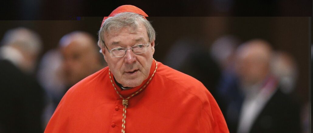 Kardinal George Pell ist sechs Monate nach seinem Freispruch erstmals in Rom eingetroffen.